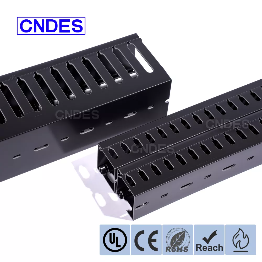Sort slidset PVC ledningskanal